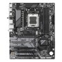 GIGABYTE B650 UD AX Scheda Madre - Supporta CPU AMD Ryzen Serie 9000, VRM a 6+2+2 fasi, fino a 7600MHz DDR5 (OC), 1x PCIe 5.0 +