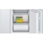 Bosch Serie 2 KIV86NSE0 frigorífico e congelador Embutido 267 l Branco