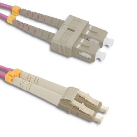 Qoltec Patchcord fiber optic LC/UPC - SC/UPC | Multimode | 50/125 | OM4 | Duplex | 2m